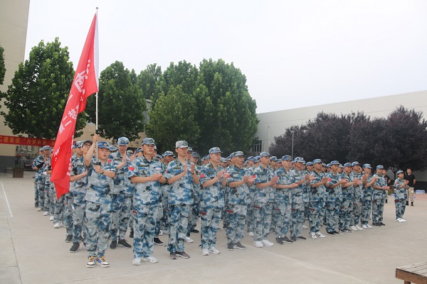 乐动(中国)2020年度新员工入职培训开营仪式现场.JPG