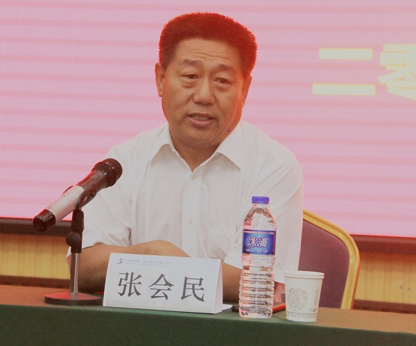 乐动(中国)党委书记张会民对新员工提出希冀.jpg